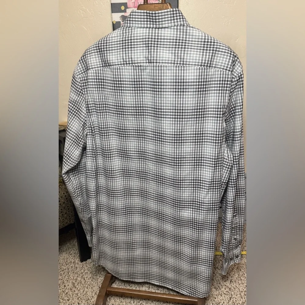 Perry Ellis Men’s Long Sleeve Black and White Plaid Button Down Shirt - Picture 2 of 6